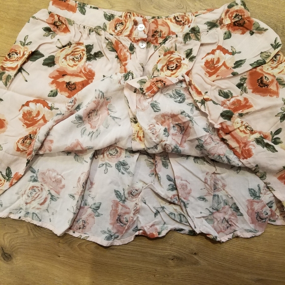 Forever 21 Floral Skirt Cream & Pink {Medium} - Picture 3 of 6